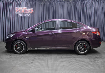 Подержанный автомобиль Hyundai Solaris Sedan 2011 года (8 фото)