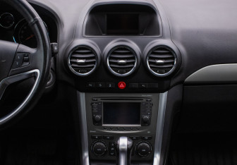 Подержанный автомобиль Opel Antara 2014 года (14 фото)