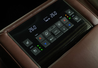 Подержанный автомобиль Lexus LX 2021 года (19 фото)