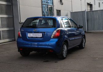 Подержанный автомобиль Kia Rio Hatchback 2010 года (4 фото)