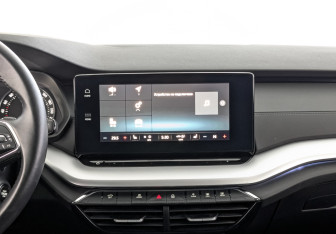 Подержанный автомобиль Skoda Octavia Liftback 2021 года (17 фото)