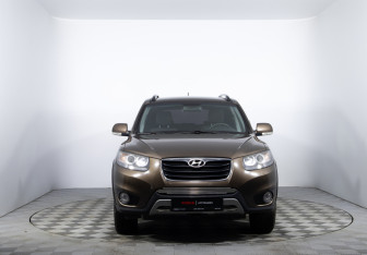 Подержанный автомобиль Hyundai Santa Fe 2011 года (2 фото)