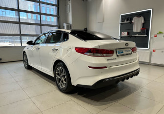 Подержанный автомобиль Kia Optima Sedan 2019 года (6 фото)