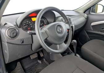 Подержанный автомобиль Nissan Almera Sedan 2017 года (16 фото)