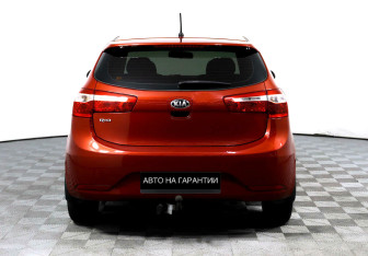 Подержанный автомобиль Kia Rio Hatchback 2013 года (6 фото)