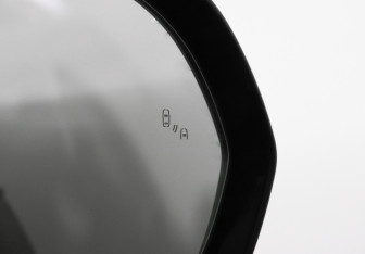 Подержанный автомобиль LiXiang L9 2023 года (17 фото)