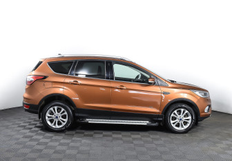 Подержанный автомобиль Ford Kuga 2018 года (4 фото)