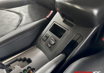 Подержанный автомобиль Toyota RAV4 2011 года (13 фото)