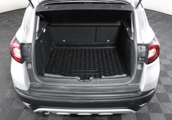 Подержанный автомобиль Renault Kaptur 2020 года (10 фото)