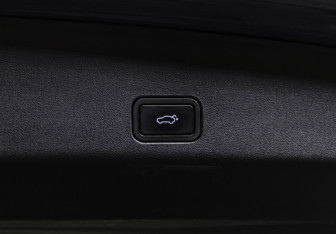 Подержанный автомобиль Geely Monjaro 2023 года (21 фото)