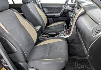 Подержанный автомобиль Suzuki Grand Vitara 2015 года (23 фото)