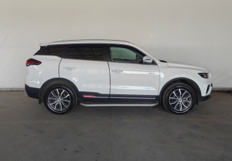 Подержанный автомобиль Geely Atlas Pro 2022 года (8 фото)