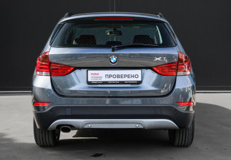 Подержанный автомобиль BMW X1 2013 года (5 фото)