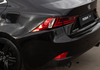 Подержанный автомобиль Lexus IS Sedan 2014 года (22 фото)