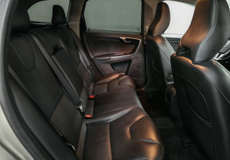 Подержанный автомобиль Volvo XC60 2014 года (13 фото)