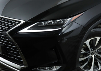 Подержанный автомобиль Lexus RX 2022 года (22 фото)
