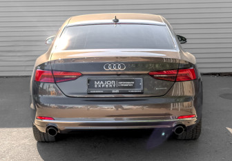Подержанный автомобиль Audi A5 Coupe 2017 года (6 фото)