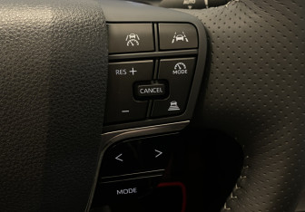Подержанный автомобиль Toyota Camry Sedan 2024 года (20 фото)