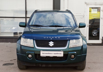Подержанный автомобиль Suzuki Grand Vitara 2006 года (2 фото)