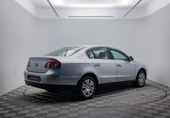 Подержанный автомобиль Volkswagen Passat Sedan 2008 года (5 фото)