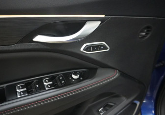 Подержанный автомобиль Geely Tugella 2022 года (16 фото)