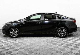 Подержанный автомобиль Kia Cerato Sedan 2022 года (3 фото)