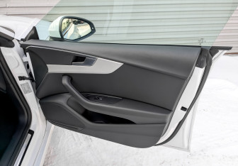 Подержанный автомобиль Audi A5 Liftback 2024 года (24 фото)