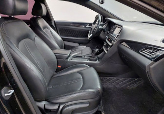 Подержанный автомобиль Hyundai Sonata 2018 года (9 фото)