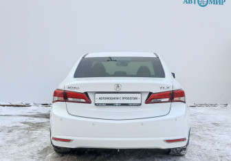 Подержанный автомобиль Acura TLX 2014 года (6 фото)