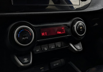 Подержанный автомобиль Kia Rio Hatchback 2021 года (21 фото)