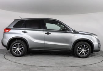 Подержанный автомобиль Suzuki Vitara 2015 года (4 фото)