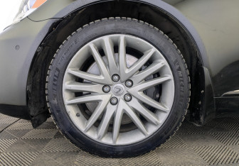 Подержанный автомобиль Lexus LS 2011 года (12 фото)