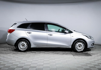 Подержанный автомобиль Kia Ceed Wagon 2013 года (4 фото)