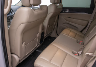 Подержанный автомобиль Jeep Grand Cherokee 2021 года (11 фото)