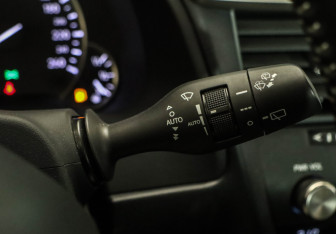 Подержанный автомобиль Lexus RX 2022 года (11 фото)