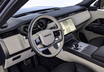 Подержанный автомобиль Land Rover Range Rover 2024 года (15 фото)