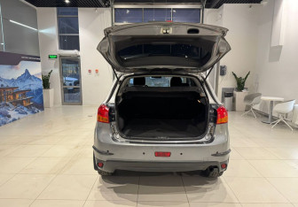 Подержанный автомобиль Mitsubishi ASX 2014 года (7 фото)