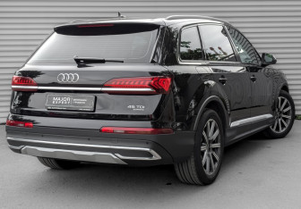 Подержанный автомобиль Audi Q7 2021 года (5 фото)