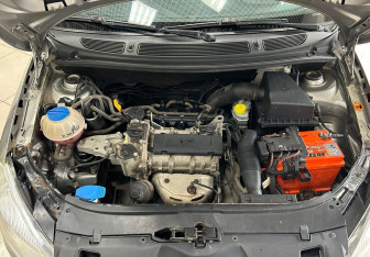 Подержанный автомобиль Skoda Fabia Hatchback 2011 года (21 фото)