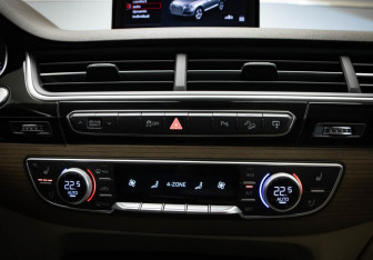 Подержанный автомобиль Audi Q7 2016 года (24 фото)