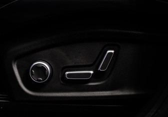 Подержанный автомобиль Geely Atlas 2024 года (18 фото)