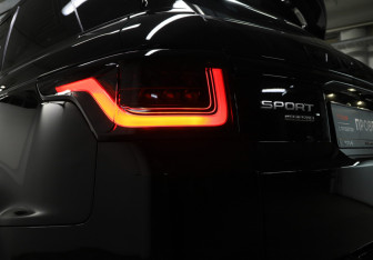 Подержанный автомобиль Land Rover Range Rover Sport 2018 года (30 фото)