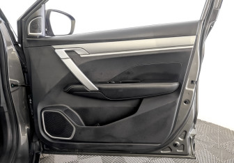 Подержанный автомобиль Geely Coolray 2022 года (24 фото)