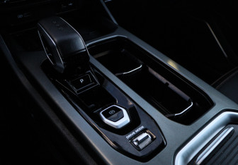 Подержанный автомобиль Geely Okavango 2024 года (19 фото)