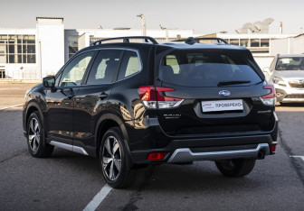 Подержанный автомобиль Subaru Forester Suv 2021 года (7 фото)