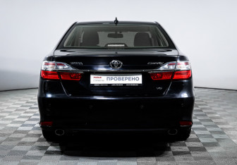 Подержанный автомобиль Toyota Camry Sedan 2015 года (6 фото)