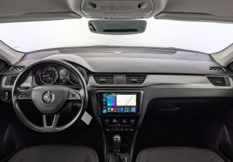 Подержанный автомобиль Skoda Rapid Liftback 2018 года (14 фото)