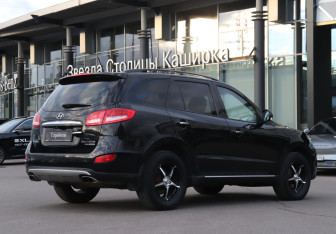 Подержанный автомобиль Hyundai Santa Fe 2011 года (5 фото)