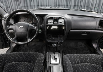 Подержанный автомобиль Hyundai Sonata 2008 года (12 фото)