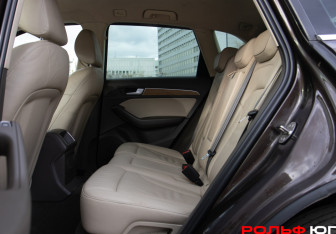 Подержанный автомобиль Audi Q5 2013 года (8 фото)